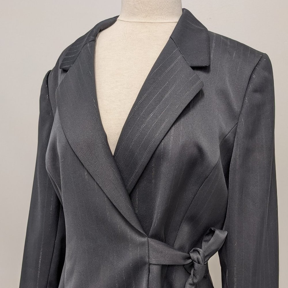 Chic Oversized Pinstriped Blazer
